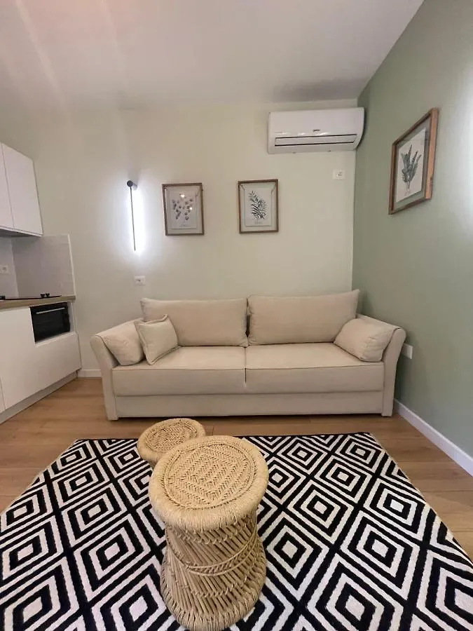 Appartamento 4Seasonsgea , Cozy Studio In Central Position , Tirana