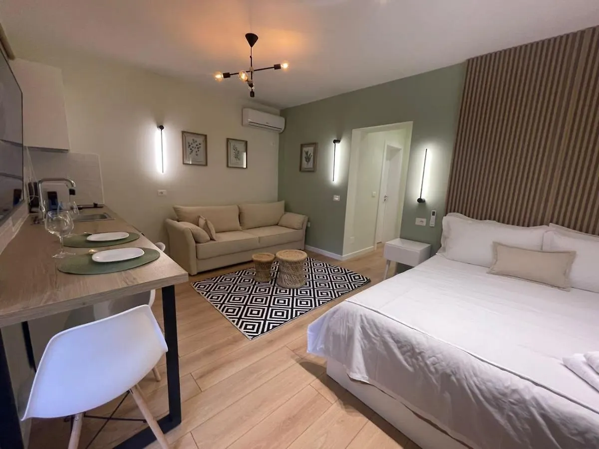 4SeasonsGea ,Cozy studio City Centre AC+BA+WIFI Tirana Apartament