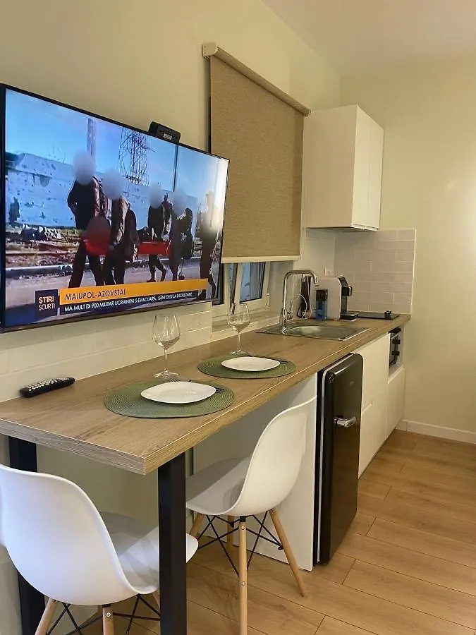 4SeasonsGea ,Cozy studio City Centre AC+BA+WIFI Tirana Apartament