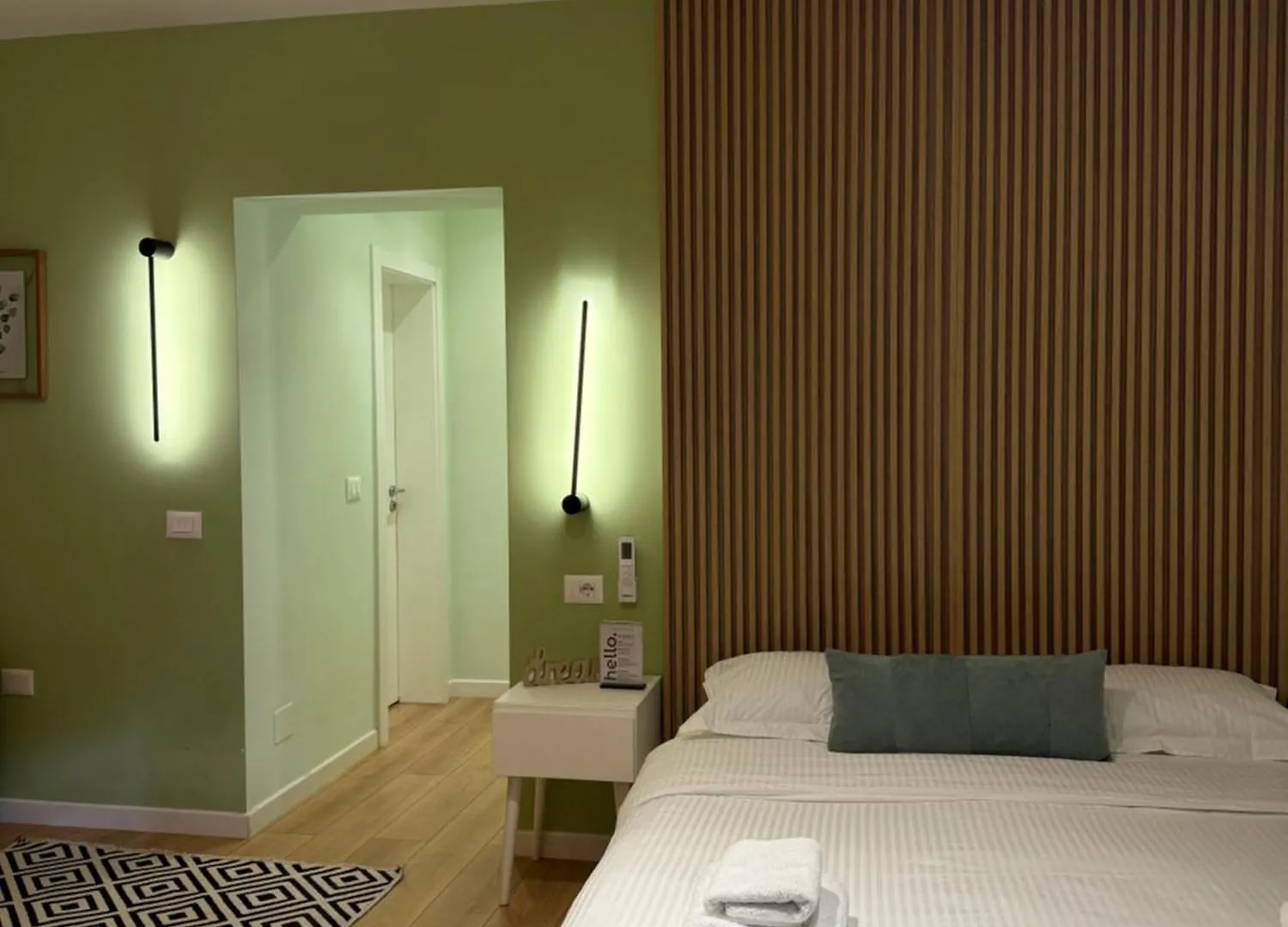 4SeasonsGea ,Cozy studio City Centre AC+BA+WIFI Tirana Albania